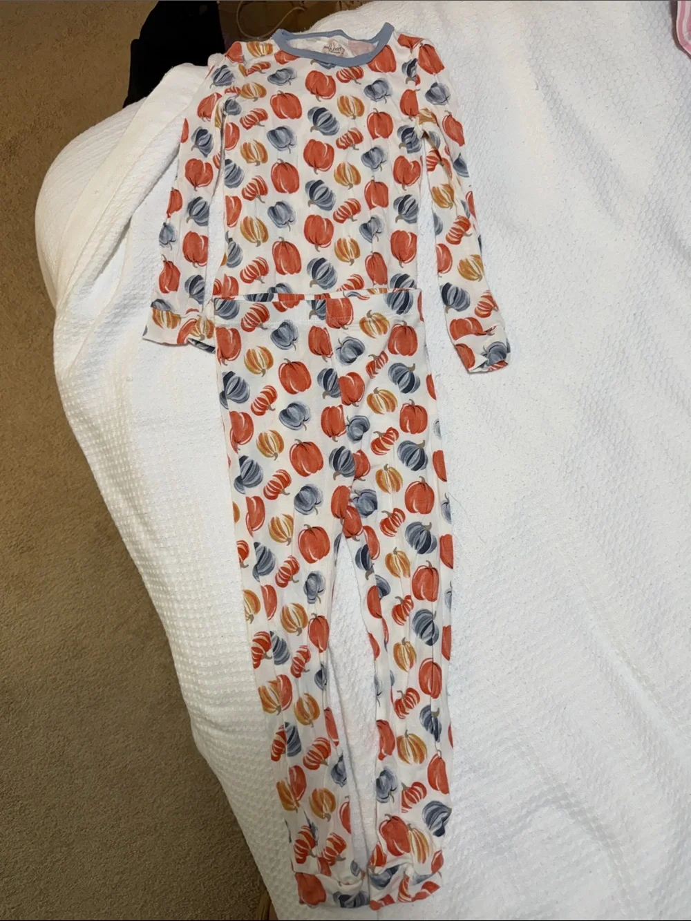 Kids Pumpkin-Print Two-Piece Pajama Set - White with Orange & Gray Pumpkins
